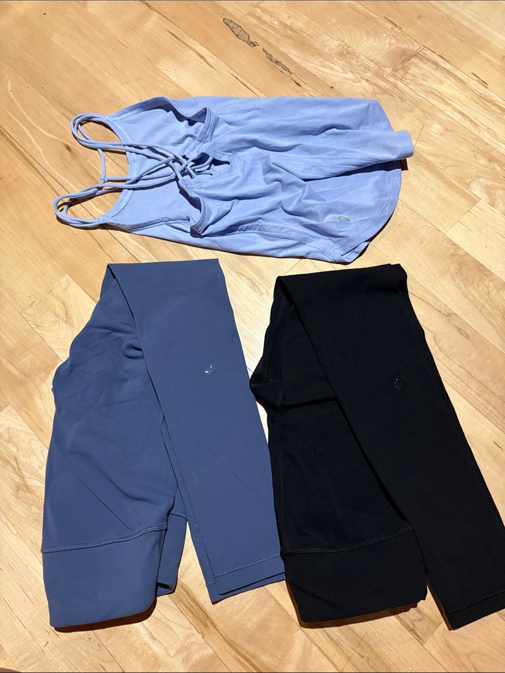 Athleta Girl High Rise black in Navy light purple shirt 10/11